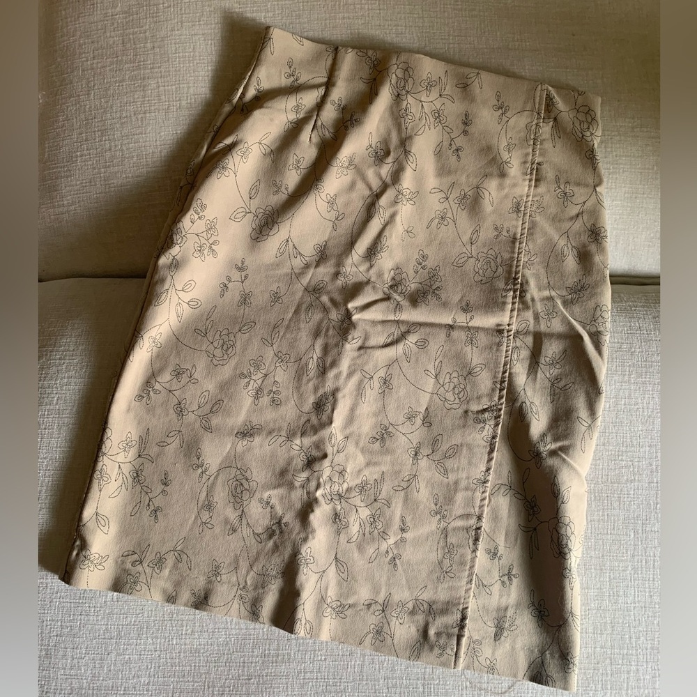 VINTAGE Wildlife Sportswear // Tan Floral Skirt